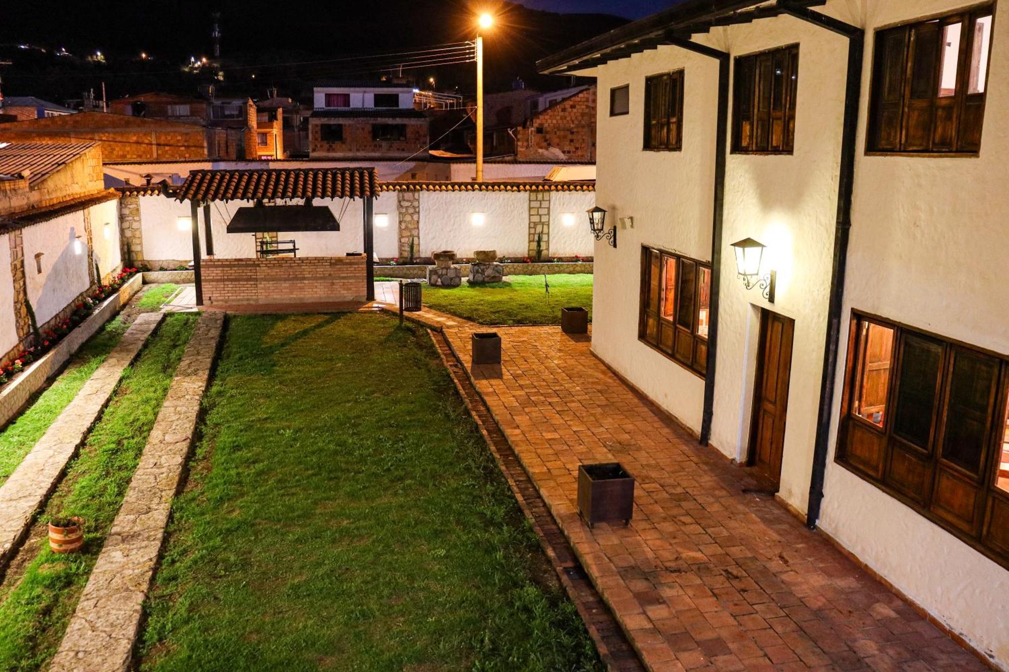 Casona Quesada Hotel Суеска Екстериор снимка