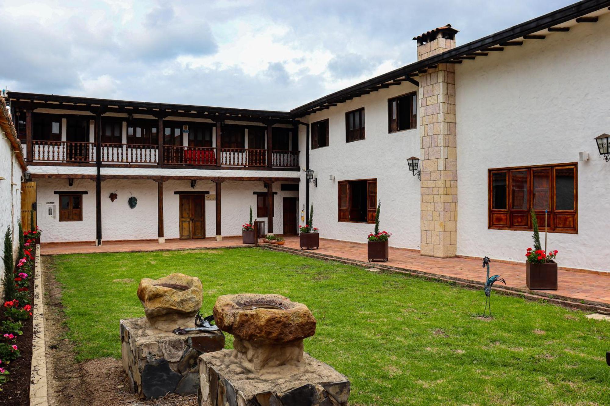 Casona Quesada Hotel Суеска Екстериор снимка